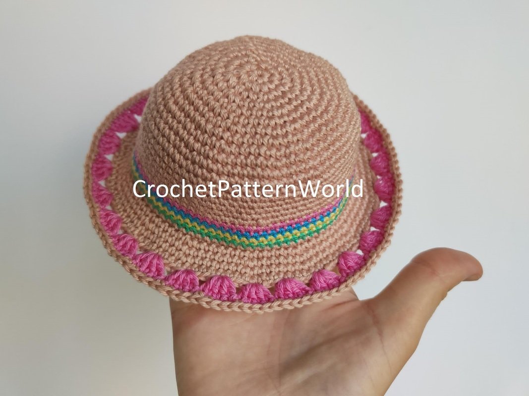 Summer outfit for the Astrid doll, Amigurumi doll outfit pattern - Image 5