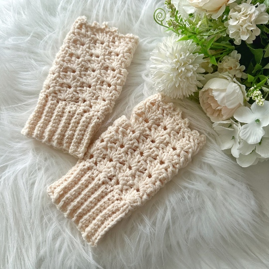 Icy Thistle Fingerless Gloves
