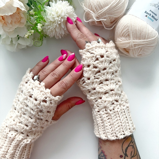 Icy Thistle Fingerless Gloves