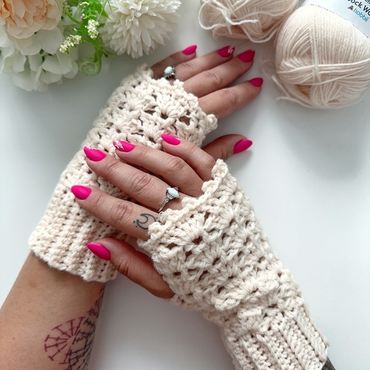 Icy Thistle Fingerless Gloves