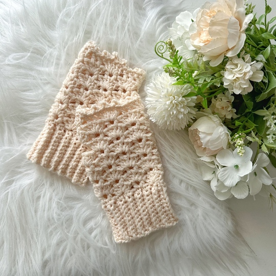 Icy Thistle Fingerless Gloves