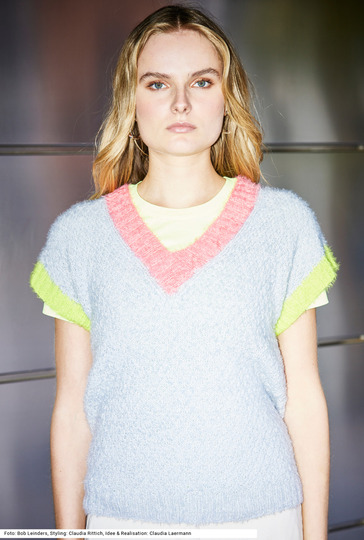 Pullunder mit farbigen Blenden