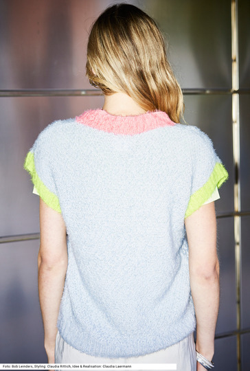 Pullunder mit farbigen Blenden