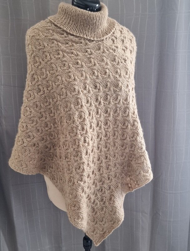 Strickanleitung für den Poncho "Emma"