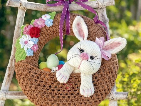 Hase im Kranz gehäkeln