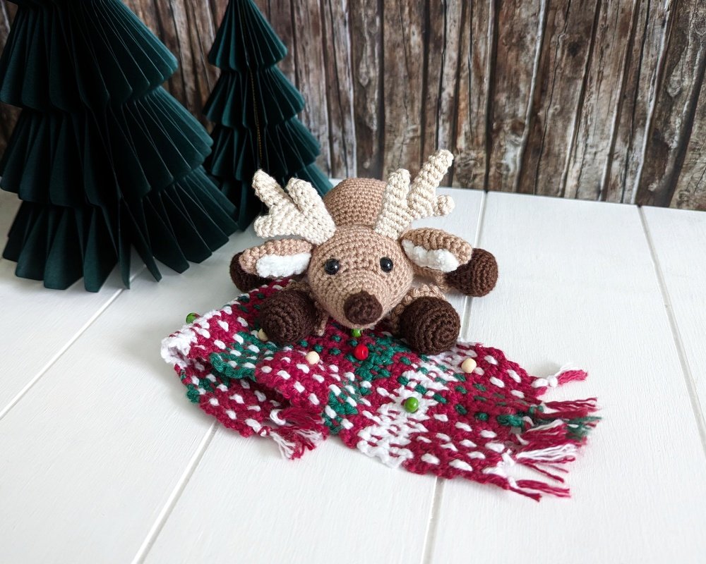 No-Sew Reindeer with Crochet-Woven Scarf - Amigurumi Crochet Pattern Set - Image 10