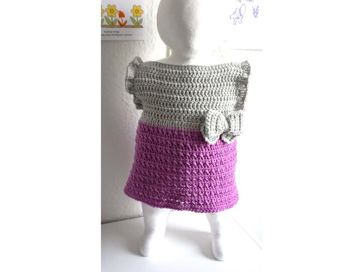 Crochet pattern for an adorable baby dress