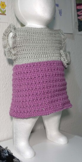 Crochet pattern for an adorable baby dress