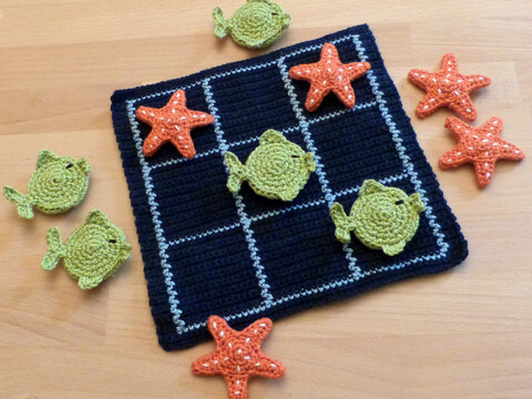 Crochet pattern for a popular family game ocean tic tac toe
