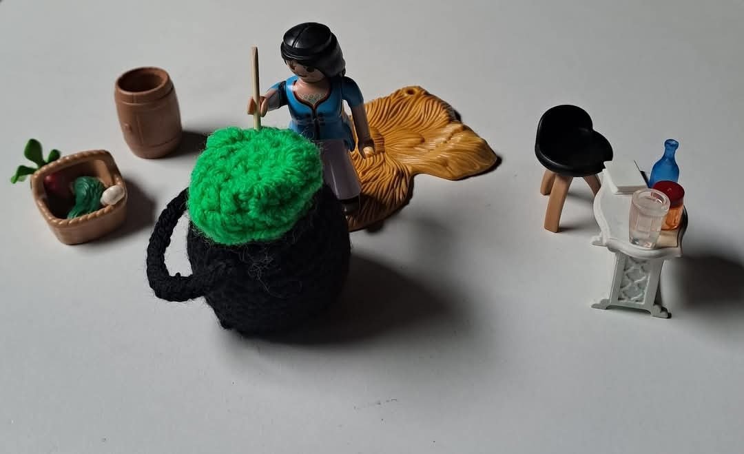 Doll witches cauldron