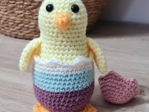 Charles the Chick Crochet Amigurumi Pattern (English)