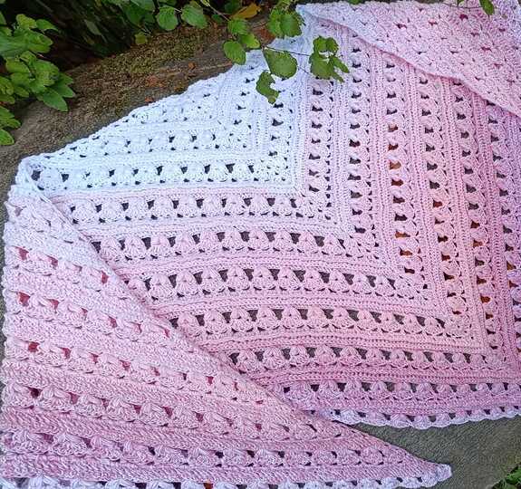 Triangular Scarf "Iphis"