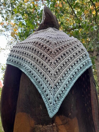 Triangular Scarf "Iphis"