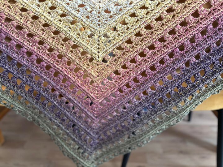 Triangular Scarf "Iphis"