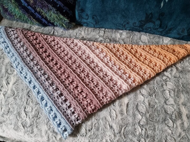 Triangular Scarf "Iphis"