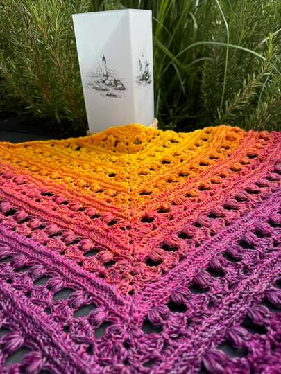 Triangular Scarf "Iphis"