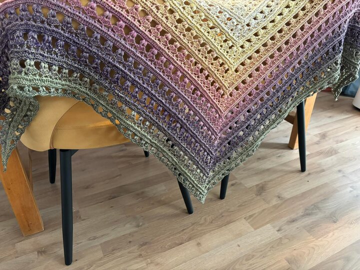 Triangular Scarf "Iphis"