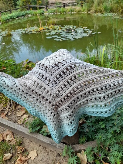 Triangular Scarf "Iphis"