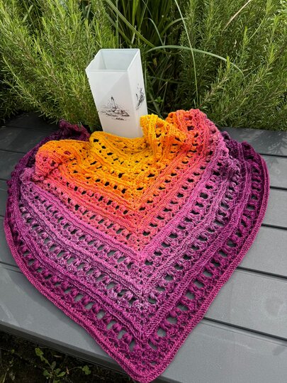 Triangular Scarf "Iphis"