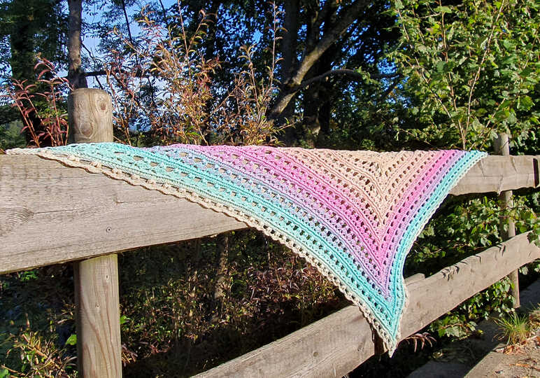 Triangular Scarf "Iphis"