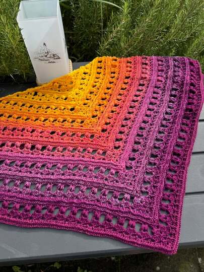 Triangular Scarf "Iphis"