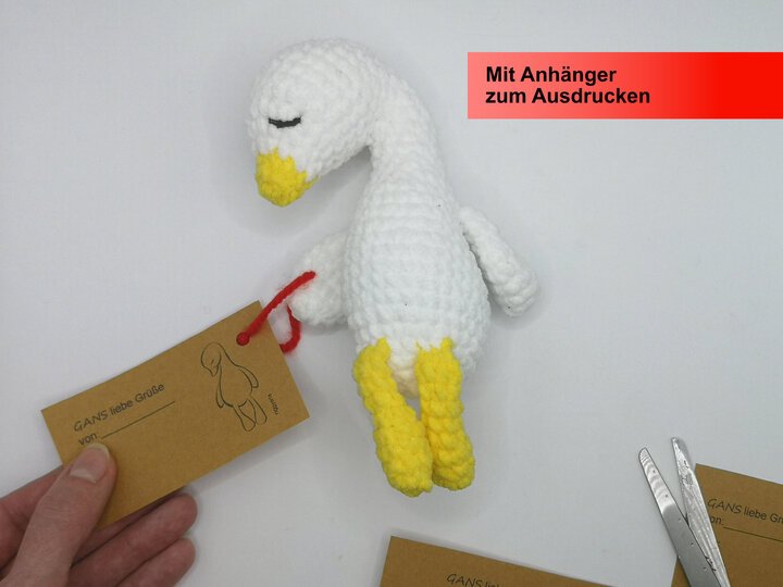 little goose - no sewing - crochet pattern by NiggyArts