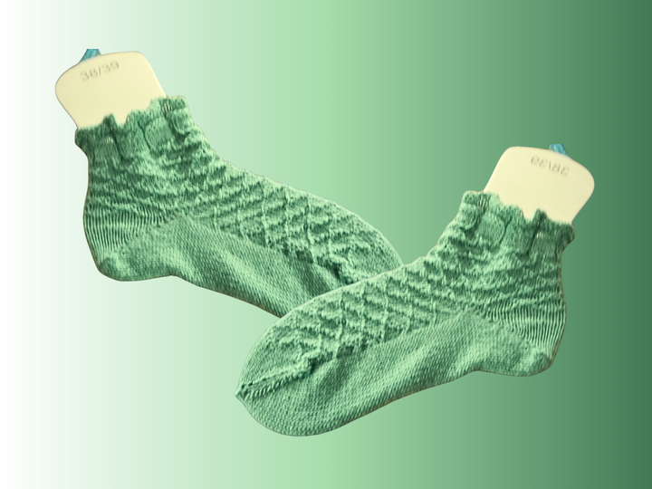 Toe-up-Socken Strickmuster Hishigata - Anleitung für Strickliebhaber