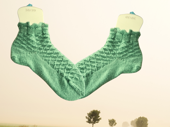 Toe-up-Socken Strickmuster Hishigata - Anleitung für Strickliebhaber