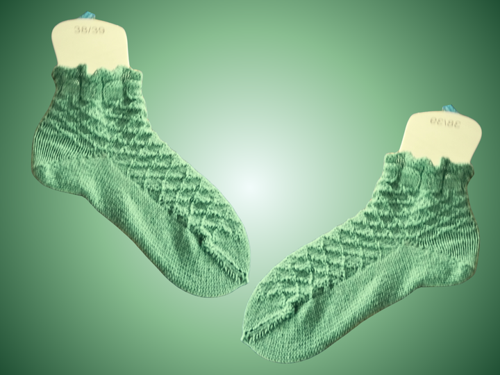 Toe-up-Socken Strickmuster Hishigata - Anleitung für Strickliebhaber