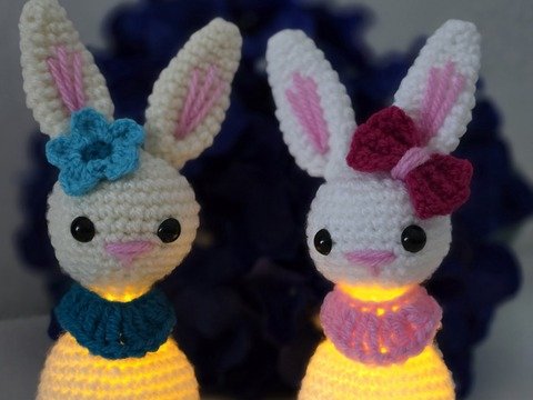 Osterhase mit LED-Teelicht