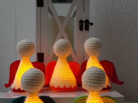 Engel mit LED-Teelicht