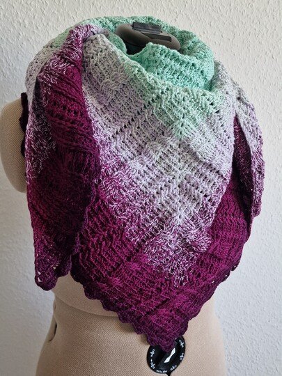 Häkelanleitung für das Dreieckstuch "Zoe"