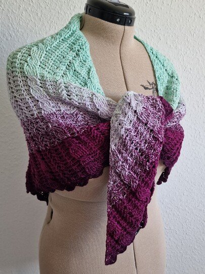 Häkelanleitung für das Dreieckstuch "Zoe"