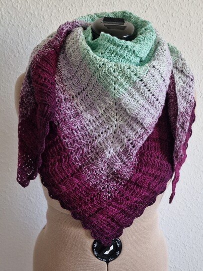 Häkelanleitung für das Dreieckstuch "Zoe"