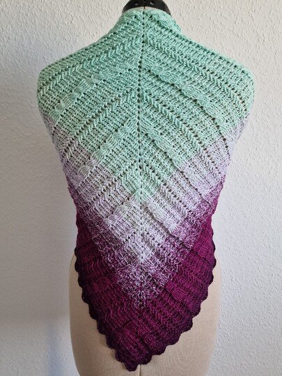 Häkelanleitung für das Dreieckstuch "Zoe"