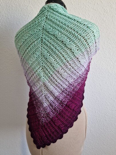 Häkelanleitung für das Dreieckstuch "Zoe"