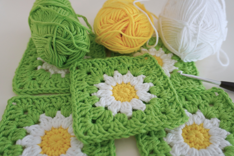 Daisy Granny Square | Crochet for Beginners