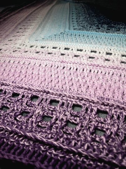 Häkelanleitung weites Dreieckstuch Asgell