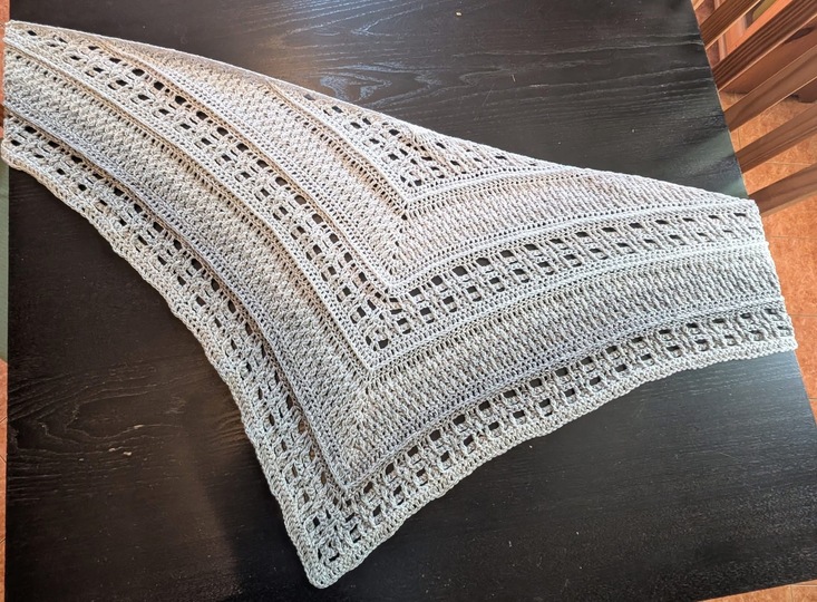 Häkelanleitung weites Dreieckstuch Asgell