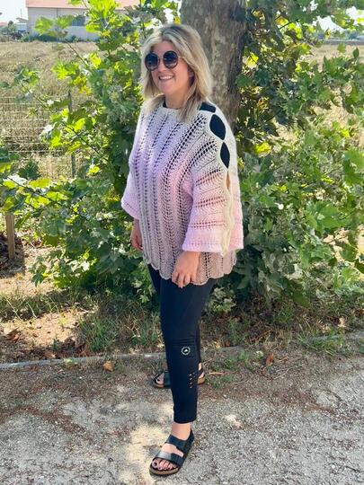 Anleitung für die romantische Tunika Poema mit Cut- Outs in Gr. 46/48 - 60