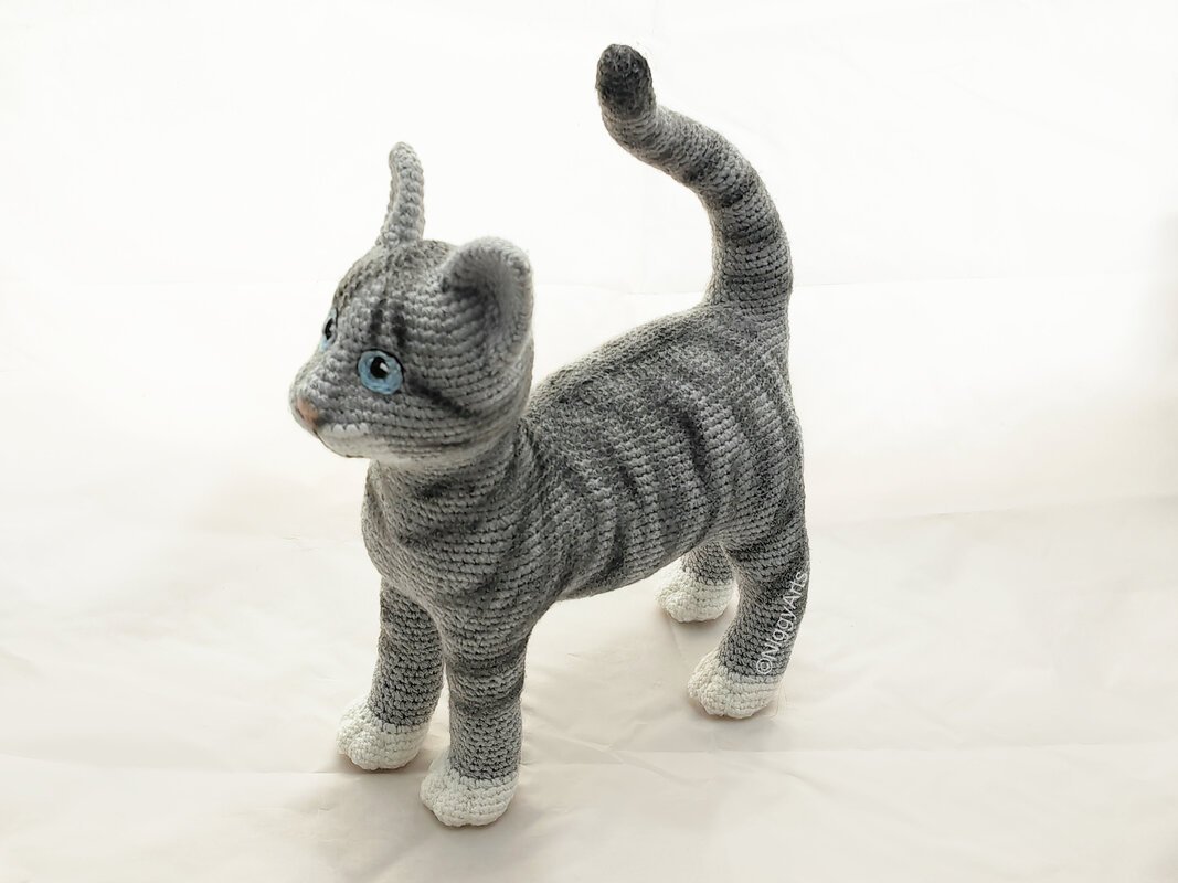 young cat (no sewing) - crochet pattern by NiggyArts