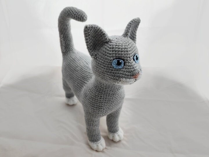 young cat (no sewing) - crochet pattern by NiggyArts