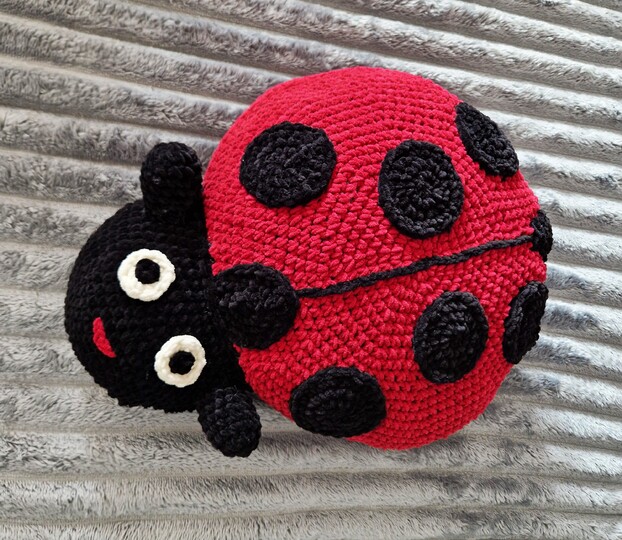 240 Häkelanleitung Kissen Tierkissen Marienkäferchen