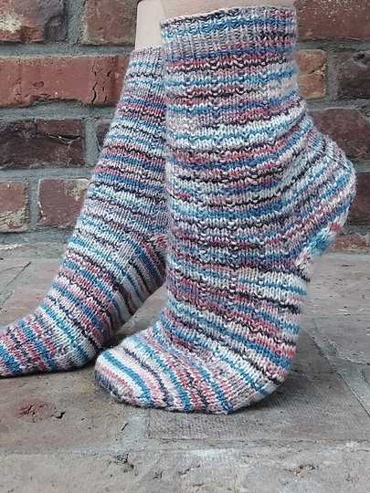 Knitting pattern, PARI socks, socks