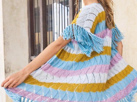 Gestreifte Weste mit Fransen