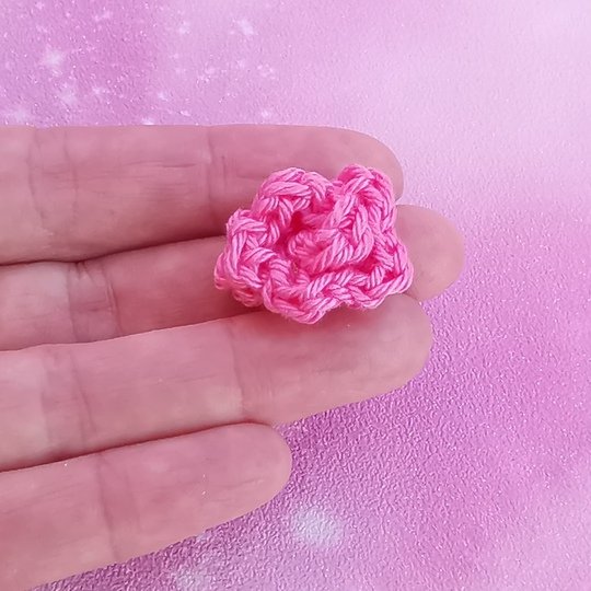 MINI ROSE – Häkelanleitung kleine Blume