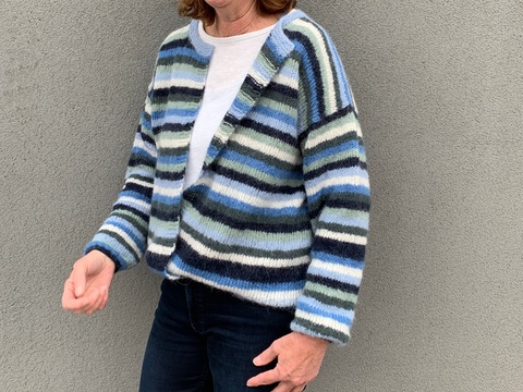 Strickmuster für bunte Jacke in Größen 36 bis 48