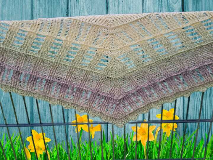 flaches Dreieckstuch Frühling