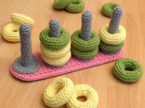 Häkelanleitung für ein Steckspiel "3 Gewinnt" oder "4 Gewinnt", Kinderspiel