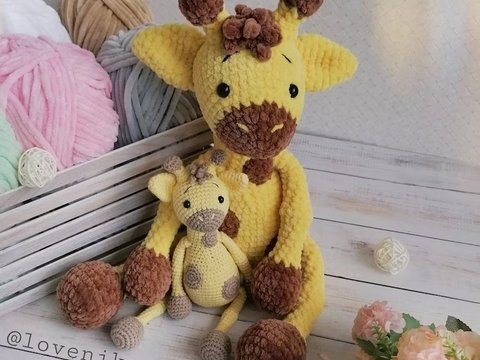 Crochet giraffe pattern